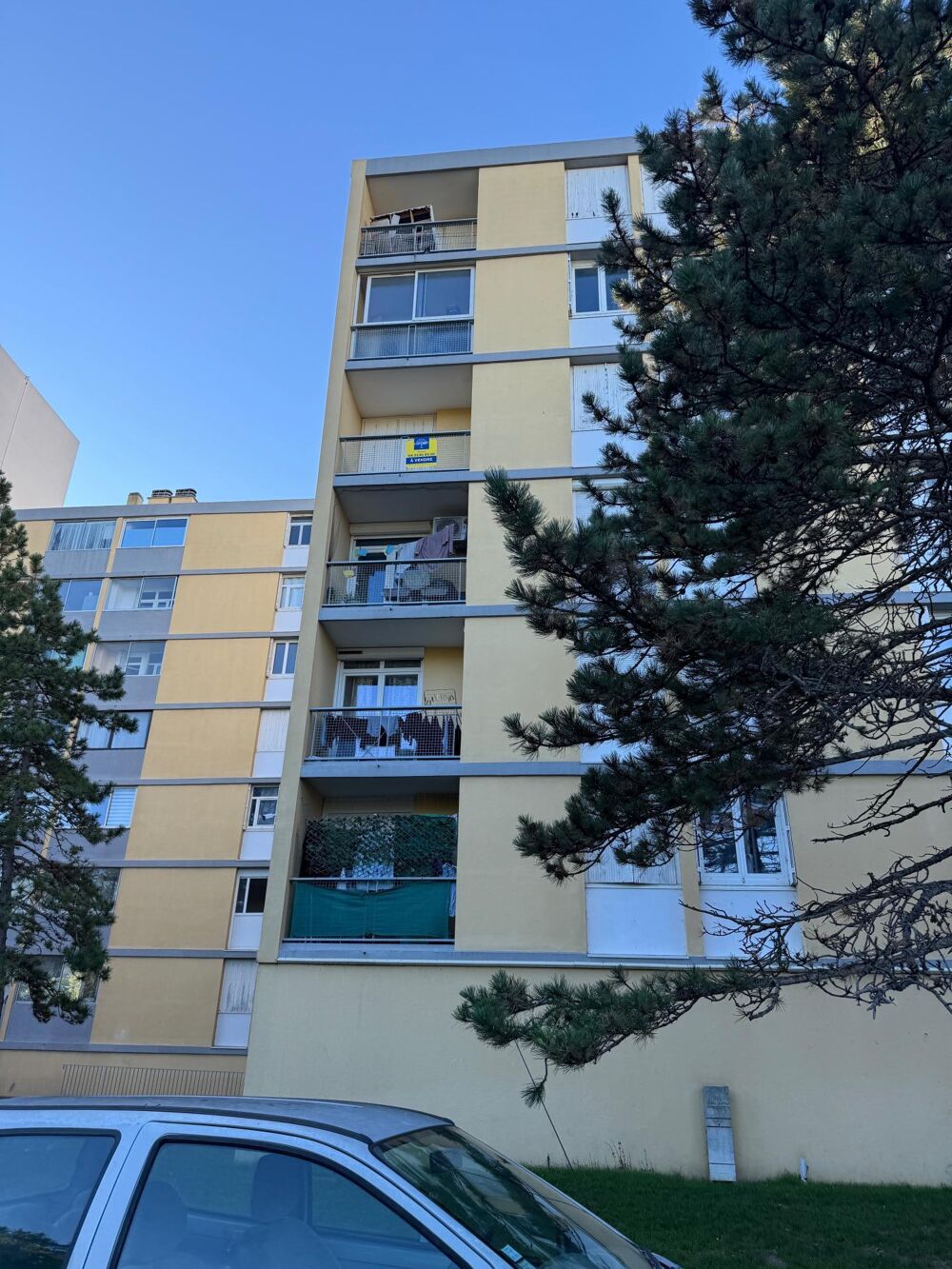 6? étage avec ascenseur, Balcon, Cave, Potentiel