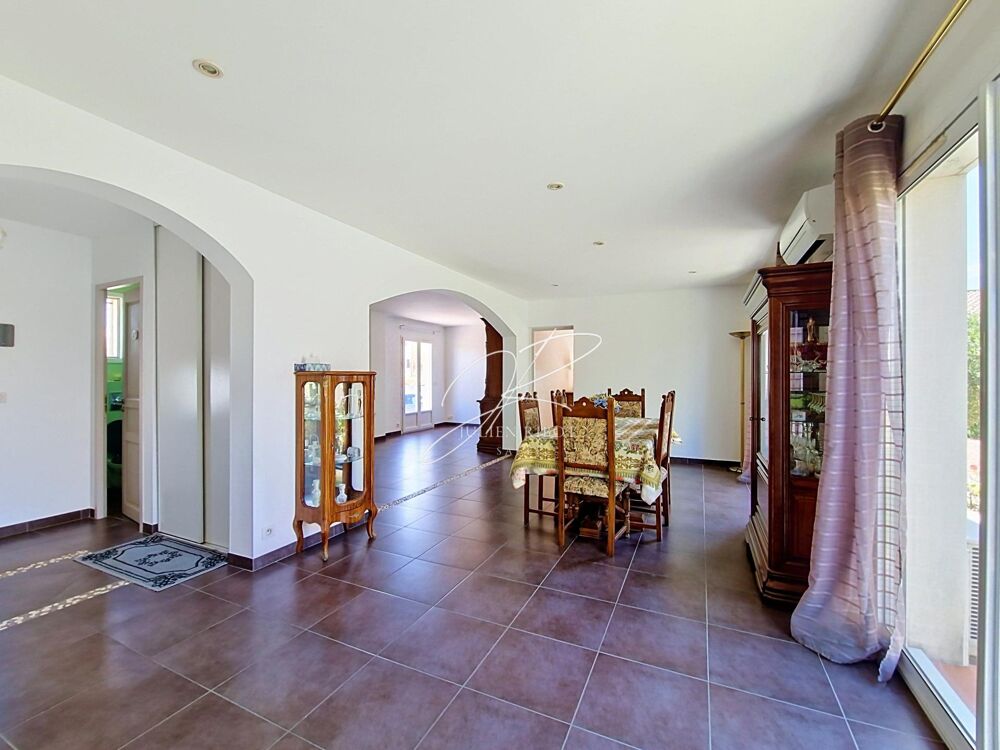 Maison 5P 143 m² 4 chambres double garage, piscine