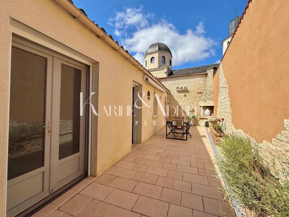 Vente Maison Maison de ville avec grand garage, ascenseur, 4 chambres, jardin et terrasse Fontenay-le-comte