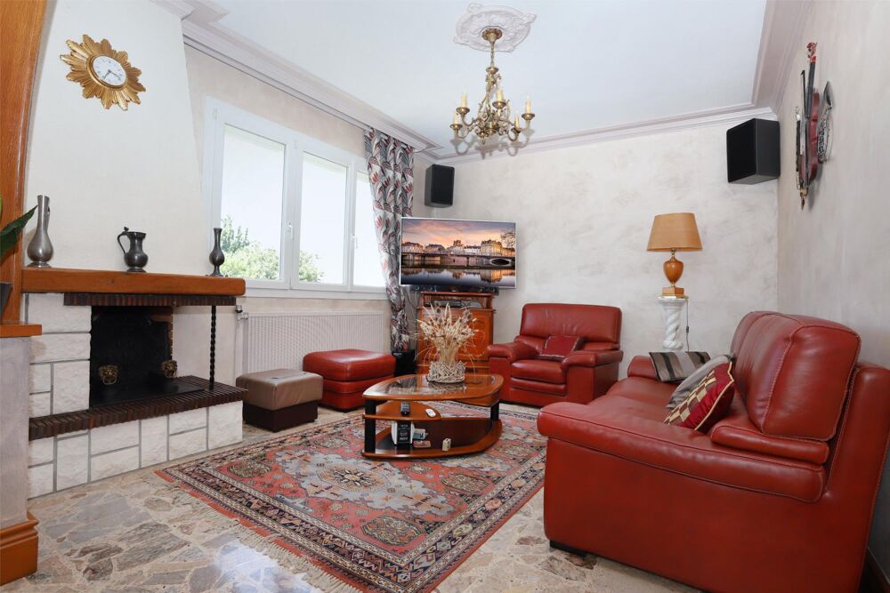 Vente Maison Maison de 150 m² , fort potentiel avec un terrain de 2330 m ² à seulement 10 mn du centre ville de Vitré Vitre