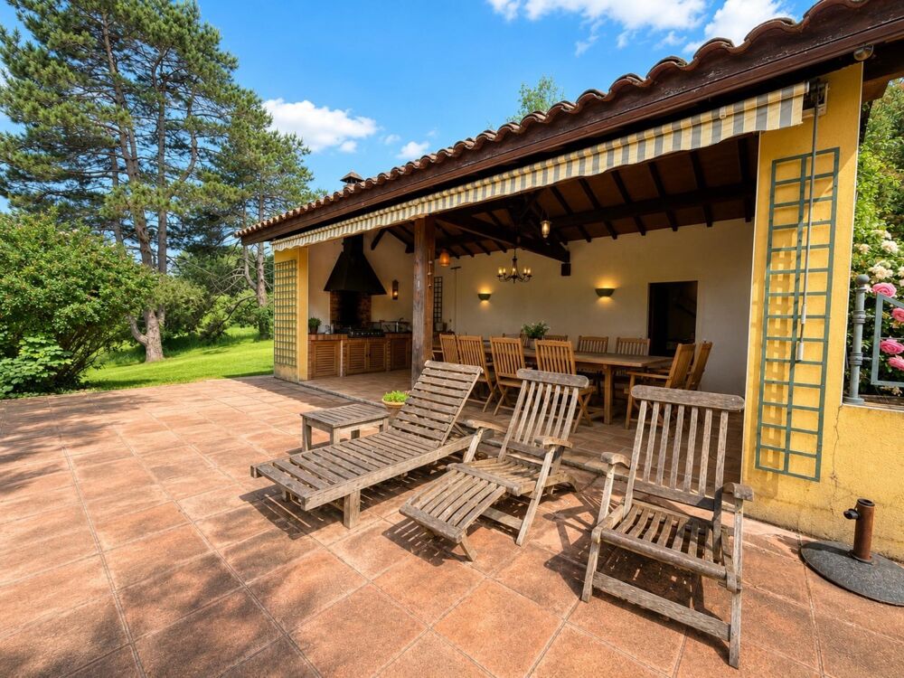 Maison plain-pied 170 m² sur un terrain de moins de 2 ha