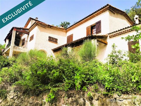   A Callas, magnifique Maison Provencale de 220 m avec dpendances sur terrain de 3800 m Maison - 8 pice(s) - 220 m
