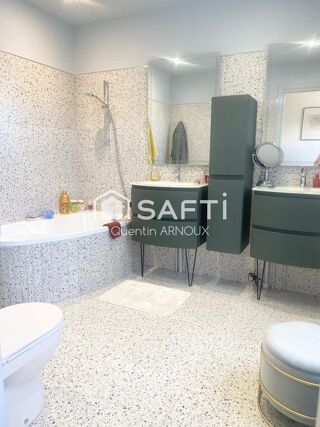  Maison � vendre 5 pi�ces 211 m�