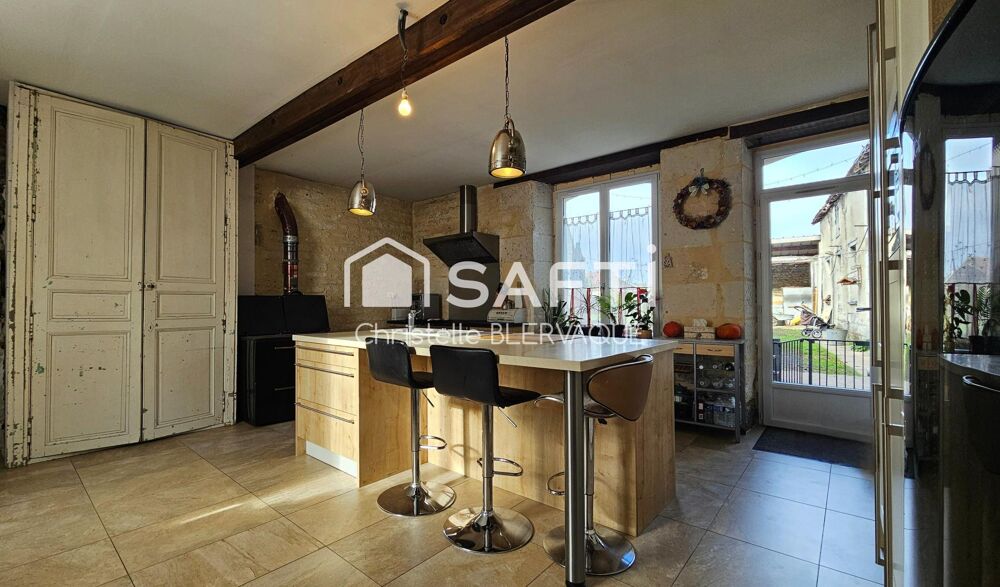 Vente Maison Maison de caractère avec dépendances et potentiel à Lésigny Lesigny