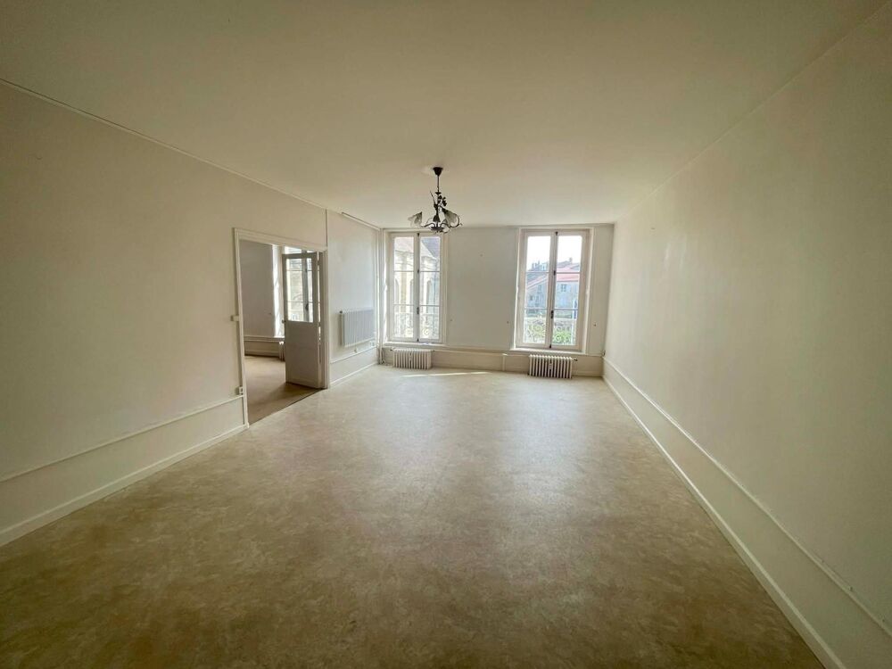 Location Appartement APPARTEMENT 132M², 3 CHAMBRES POSSIBLE ET JARDIN COMMUN Jussey