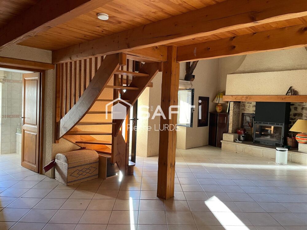 Maison en pierres rénovée avec piscine