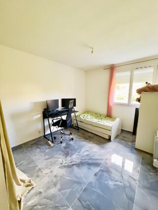  Appartement à vendre 4 pièces 77 m²