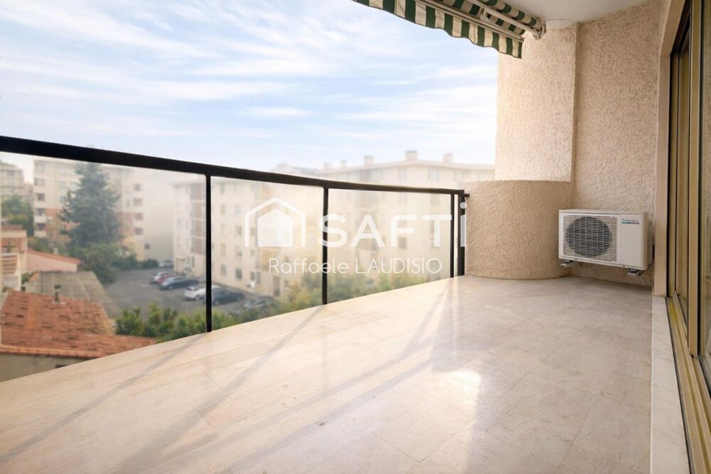 Vente Appartement T2 rénové de 50m², tout à pieds, résidence standing Saint-raphael
