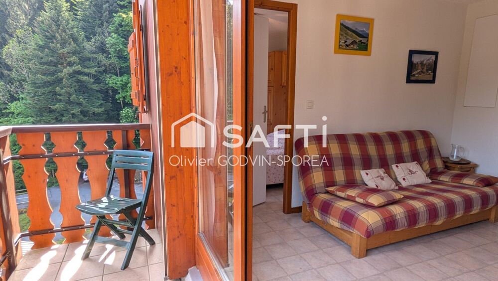 Appartement 2 pièces en étage élevé avec vue panoramique sur les montagnes.