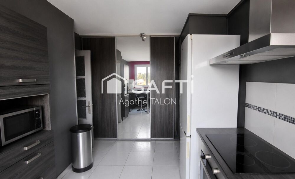 Appartement lumineux 3 pièces avec loggia, parking et cave