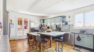  Maison  vendre 8 pices 234 m