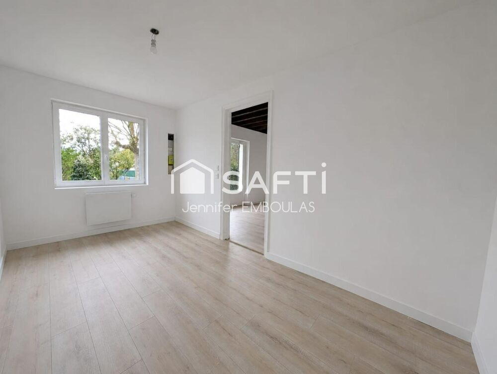 Vente Maison maison rénovée T2 avec jardin et stationnement. Leognan