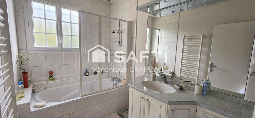 Vente Maison Maison familiale en parfait état de 134m² hab avec 4 chambres, bureau et grand garage sur terrain clos de 683m² proche tous serv La roche-sur-yon
