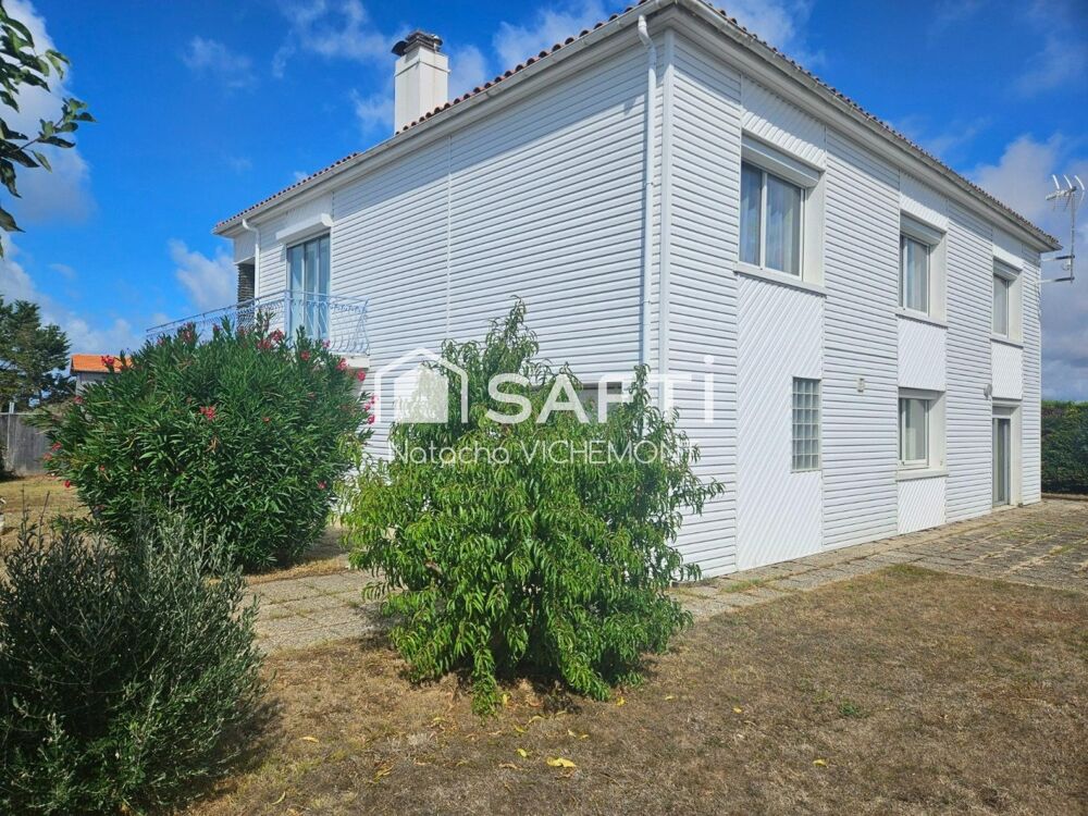 Vente Maison A deux pas de l'ocean, maison atypique de 217m²,5 grandes chambres, piscine et vue sur les marais: une maison aux multiples poss Angoulins