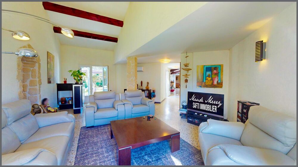 Vente Maison Villa de plain-pied de 195 m 2 habitable - piscine - garage - terrain de plus de 2900 m2 entièrement plat et clôturé - propriété Gareoult