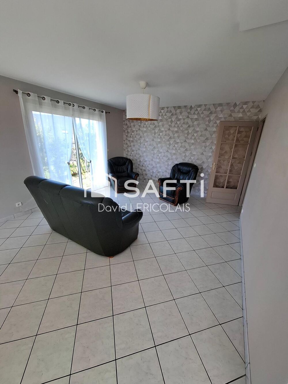 TRES BELLE MAISON AU CALME AVEC ETAGE A CREER