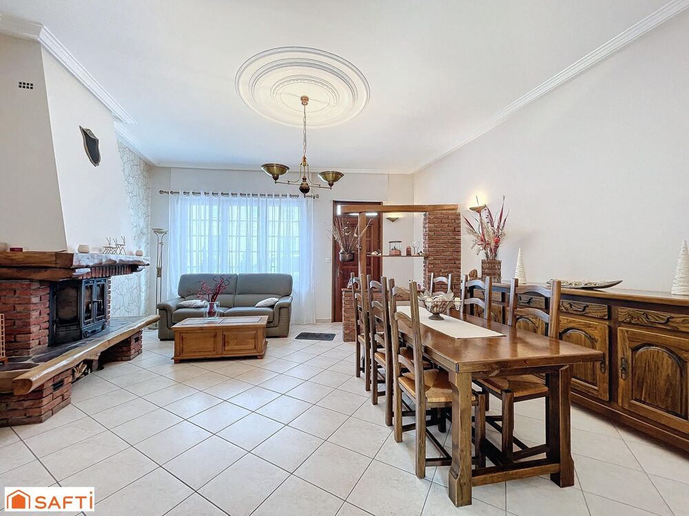 À VENDRE  Maison de caractère individuelle  Curgies avec garage et dépendance