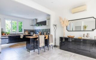 Vente Maison Maison meulière de caractère avec jardin, jacuzzi et combles aménageables Villeneuve-le-roi