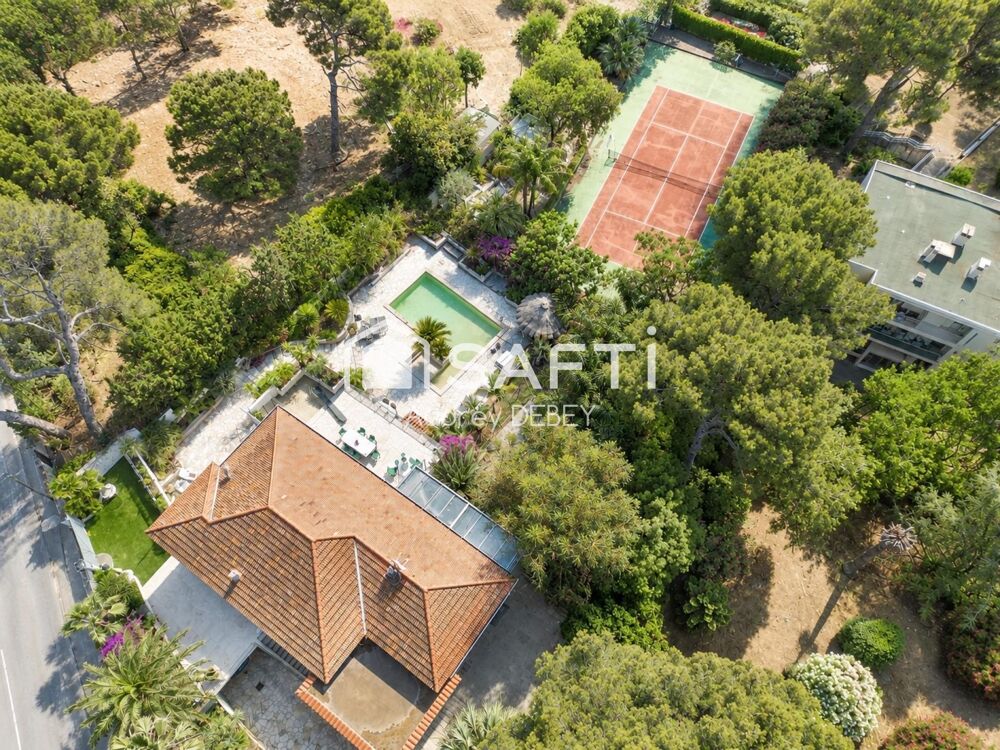 Vente Maison Sanary-sur-Mer – Propriété d'exception vue mer, à pied du port  Adresse ultra privilégiée ! Visite interactive immersive 360° di Sanary-sur-mer