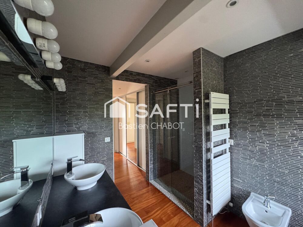 � vendre  Maison Saint-Jean-d'Illac (33127)