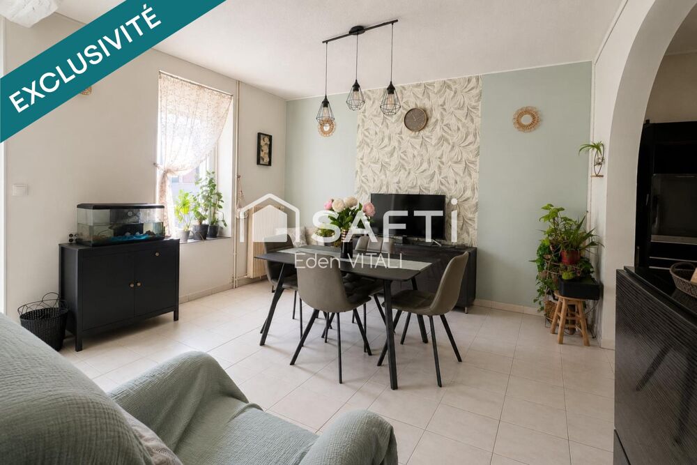 Maison mitoyenne de 61 m2, 2 chambres, courette extérieur.