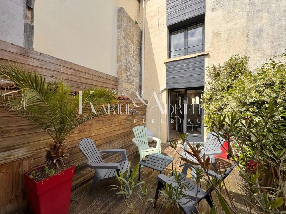 Maison de ville avec cour, terrasse et 2 studios