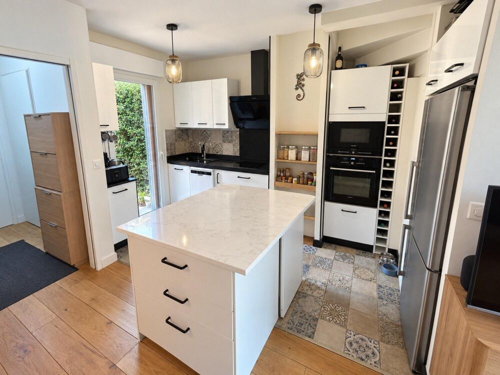 Vente Appartement À Bayonne, un T4 esprit maison et deux terrasses Bayonne