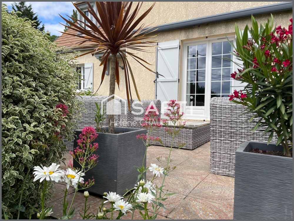 Maison 4 chambres, 128m² sur terrain clos de 1263m² et sous-sol total.