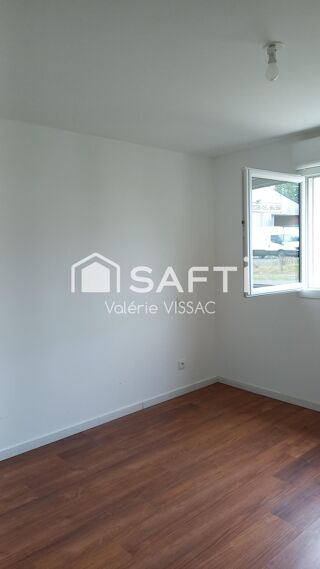  Immeuble à vendre 210 m² Saint-agnant