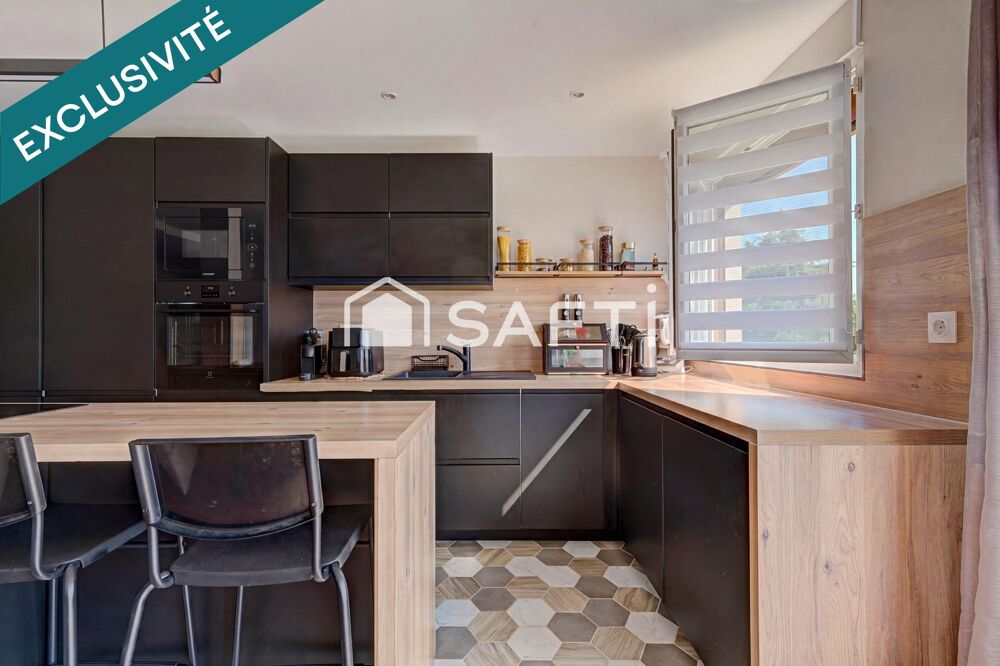 Appartement 3 pièces en parfait état avec stationnement