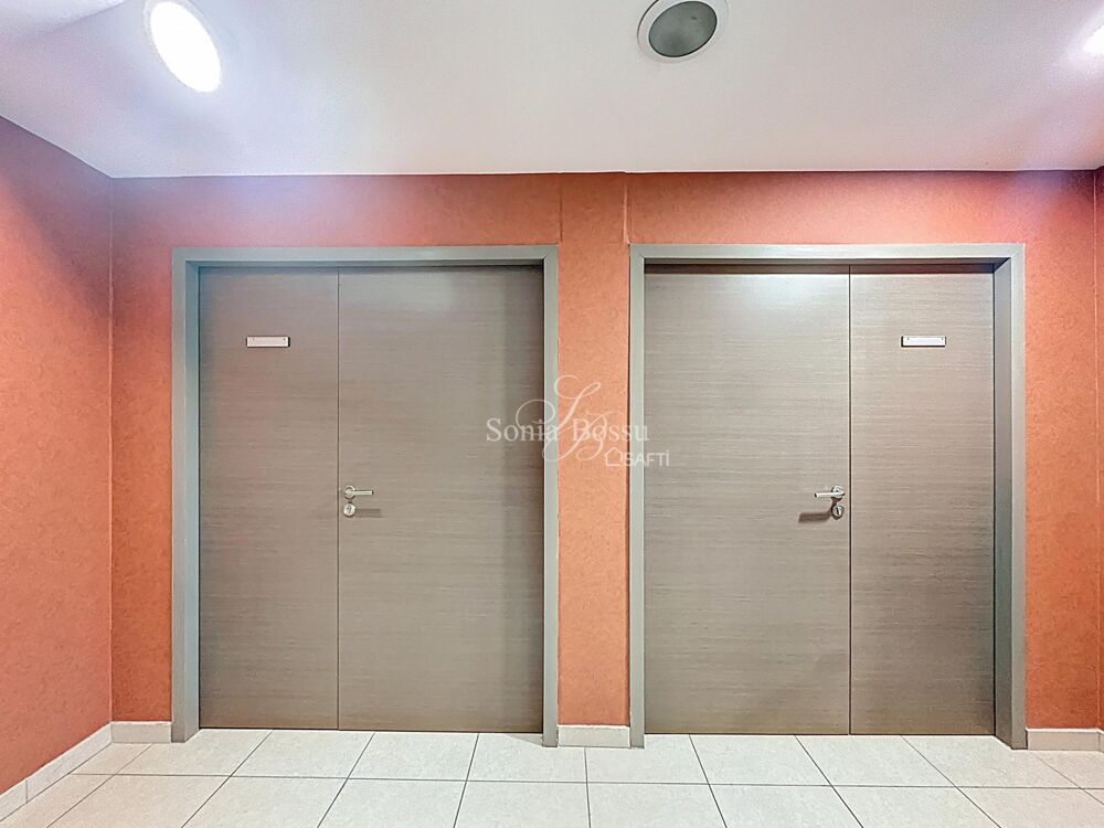   BUREAUX DE 200M2 DIVISIBLES + BALCON + 7 PL PARKING Courrieres