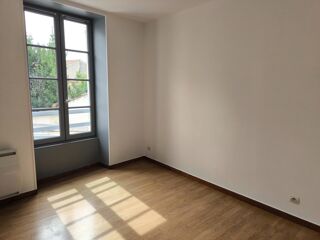  Appartement à louer 3 pièces 65 m²