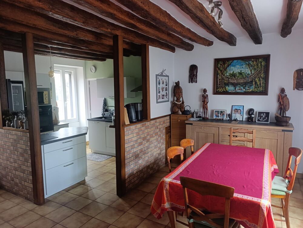 Vente Maison À VENDRE – Maison de 155 m² habitables + 80 m² à rénover, 6 chambres, double garage et terrain supplémentaire de 1 000 m² – THIZ Thizay