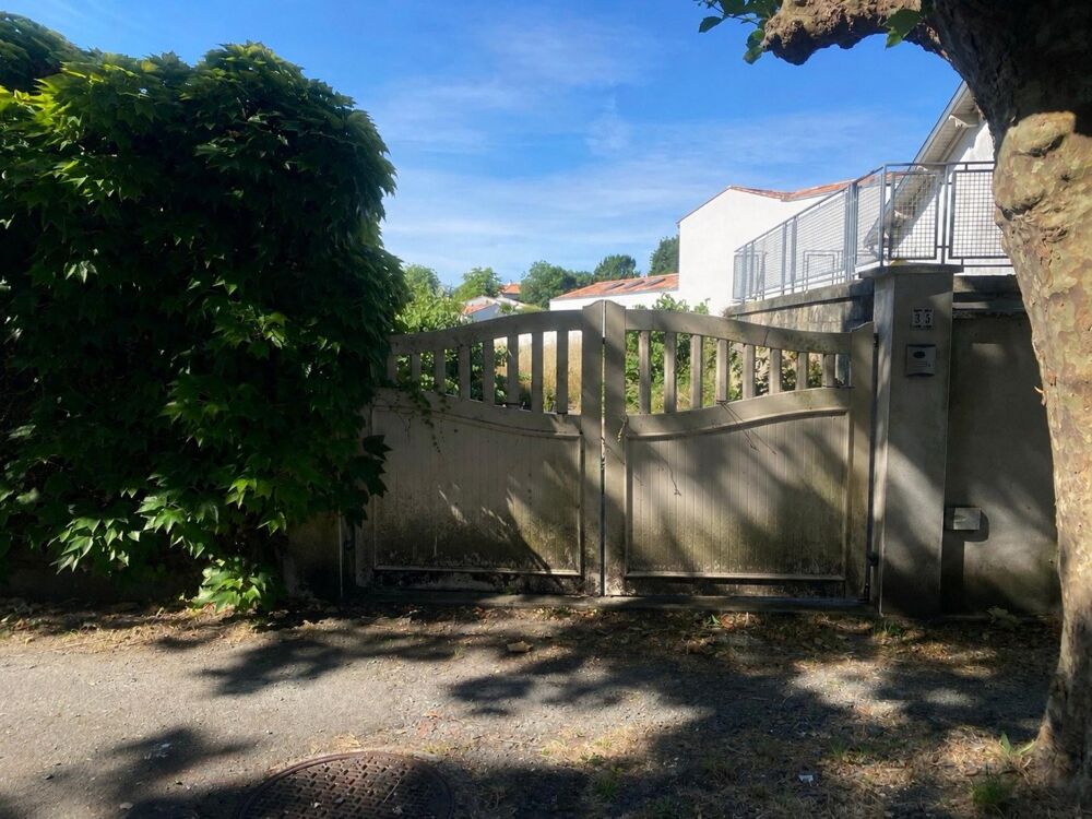 Vente Terrain TERRAIN EMPLACEMENT PRIVILEGIE A DEUX PAS DES COMMERCES - DU LITTORAL - DU PARC D'ANGOULINS ! Angoulins