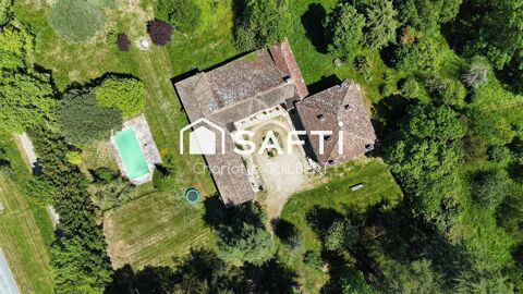   Ch�teau avec salle de r�ception et Piscine Propri�t�/ch�teau - 15 + pi�ce(s) - 820 m�