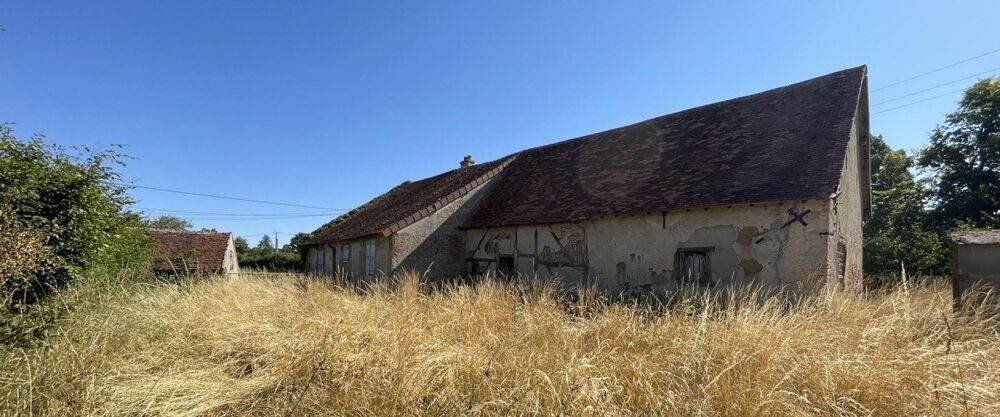 Maison à rénover entièrement avec grange dans un hameau calme à 10 min de Varennes-sur-Allier