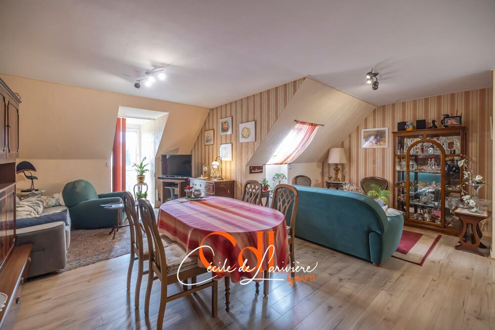 Vente Appartement Plein centre-ville de Landivisiau et dernier étage avec ascenseur et 2 parkings ! Landivisiau