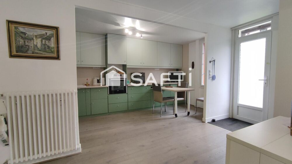 Maison familiale avec double accès  8 pièces