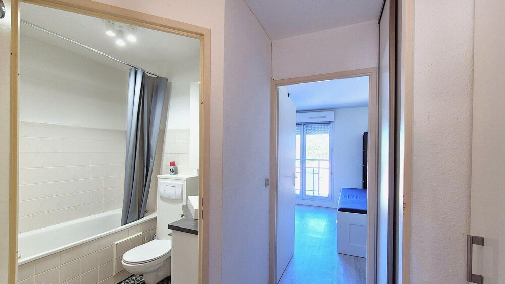 Studio lumineux avec parking  idéal investisseur