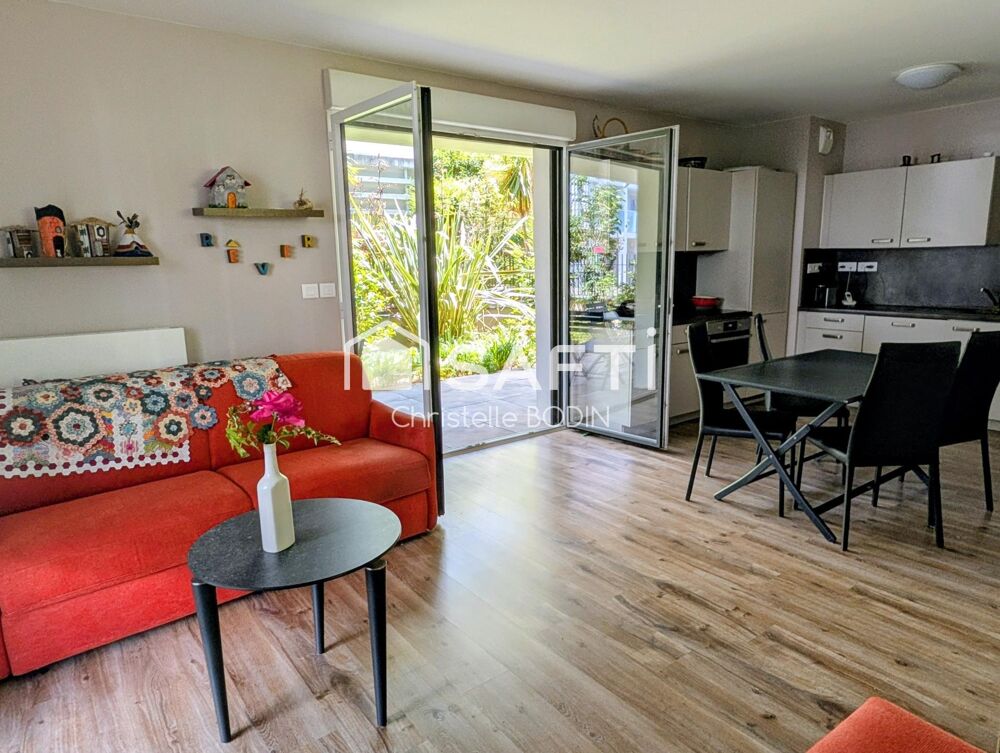 RARE LA ROCHELLE  À SEULEMENT 10 MINUTES A PIED DU CENTRE-VILLE ET DU MARCHÉ CENTRAL  T3 RÉCENT AVEC JARDIN PRIVATIF DANS RES