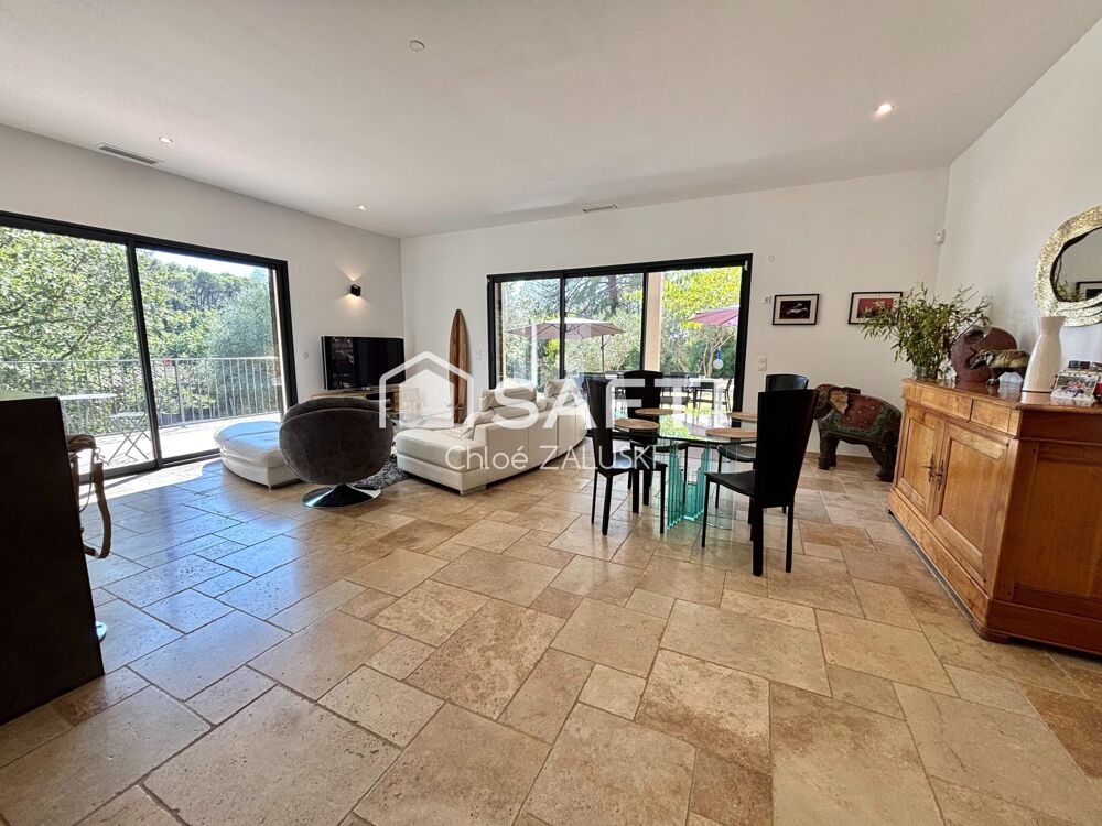 Vente Maison Lorgues – Maison contemporaine de plain-pied, piscine et cadre naturel privilégié Lorgues