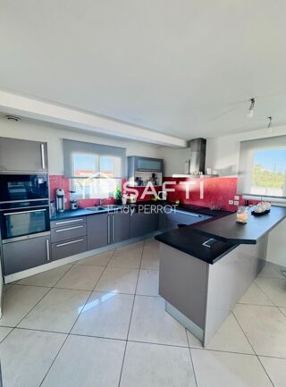  Maison  vendre 7 pices 205 m