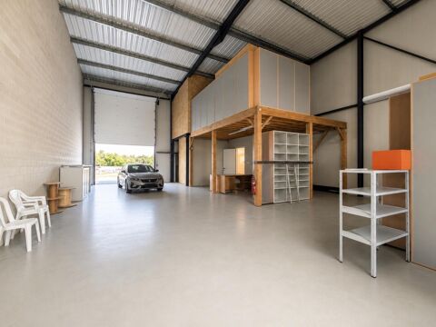   À louer – Local d'activité neuf de 288 m² avec mezzanine aménagée – Blanquefort 