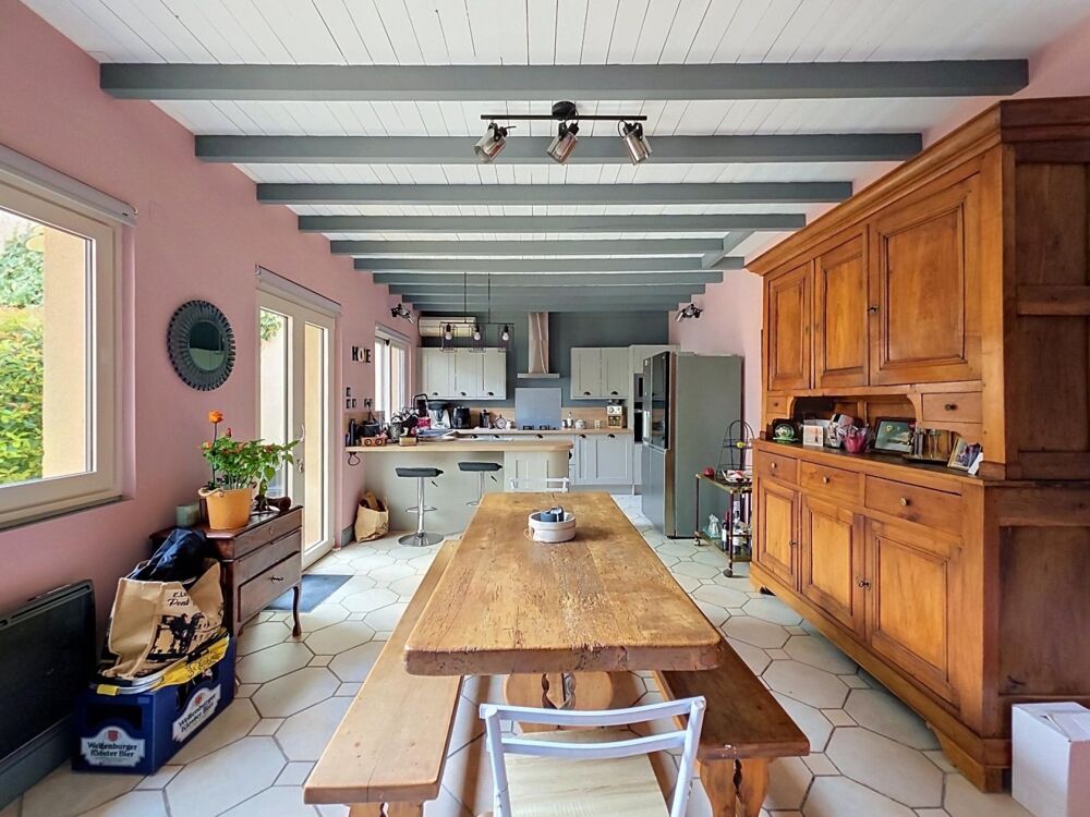 Vente Maison Un  cocon familial idéal EN  CENTRE VILLE   DE SAINT QUENTIN  et si votre prochaine histoire de famille commençait ici Saint-quentin
