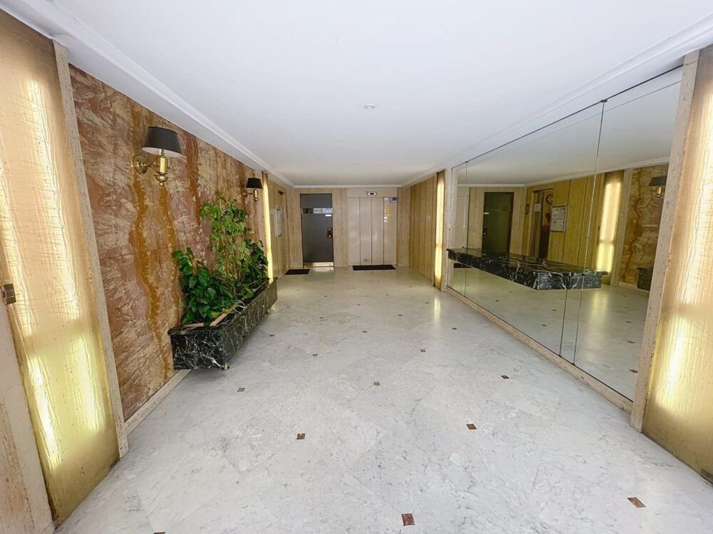 Vente Appartement Studio avec balcon, Paris 8e, Ascenseur Paris 8