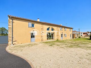 Vente Maison longère en pierres rénovée avec vue dégagée Sud Montaigu vendee
