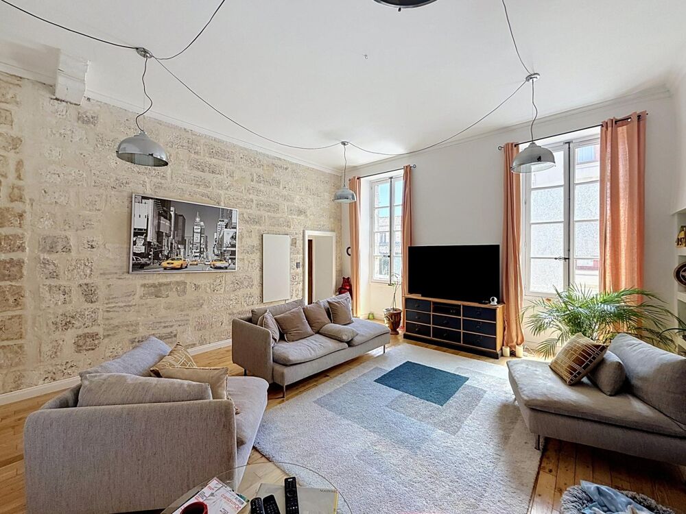Magnifique appartement, trois chambres, centre.