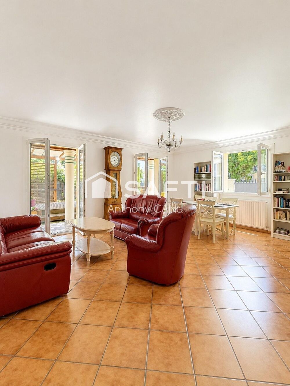 Maison familiale avec jardin et dépendance
