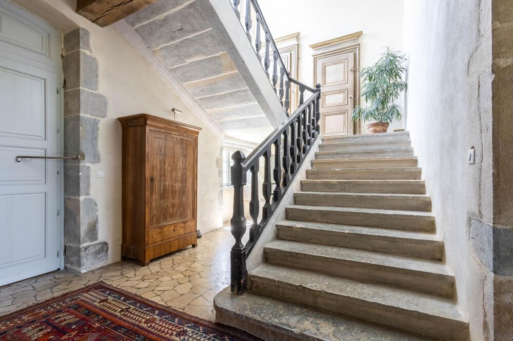 Ancienne maison de Maître de forge du XVIII éme siècle  335 m²  Parc clos de 5 425 m² et dépendances