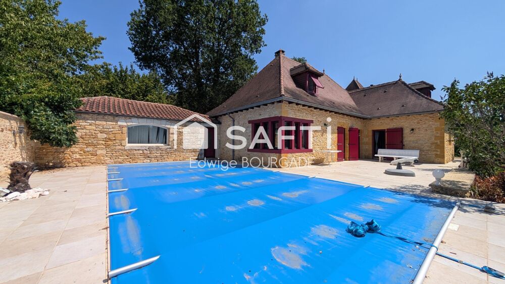 Maison en pierre avec pigeonnier et piscine